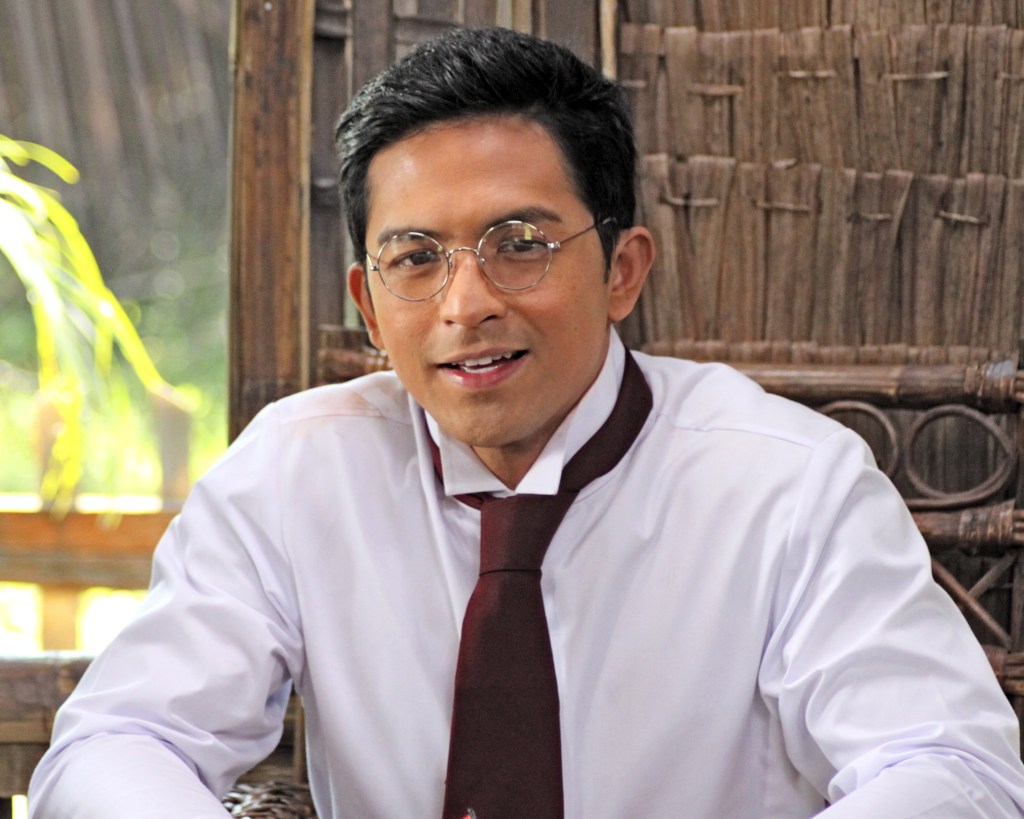 MOVIE REVIEW: Felix Manalo (2015)