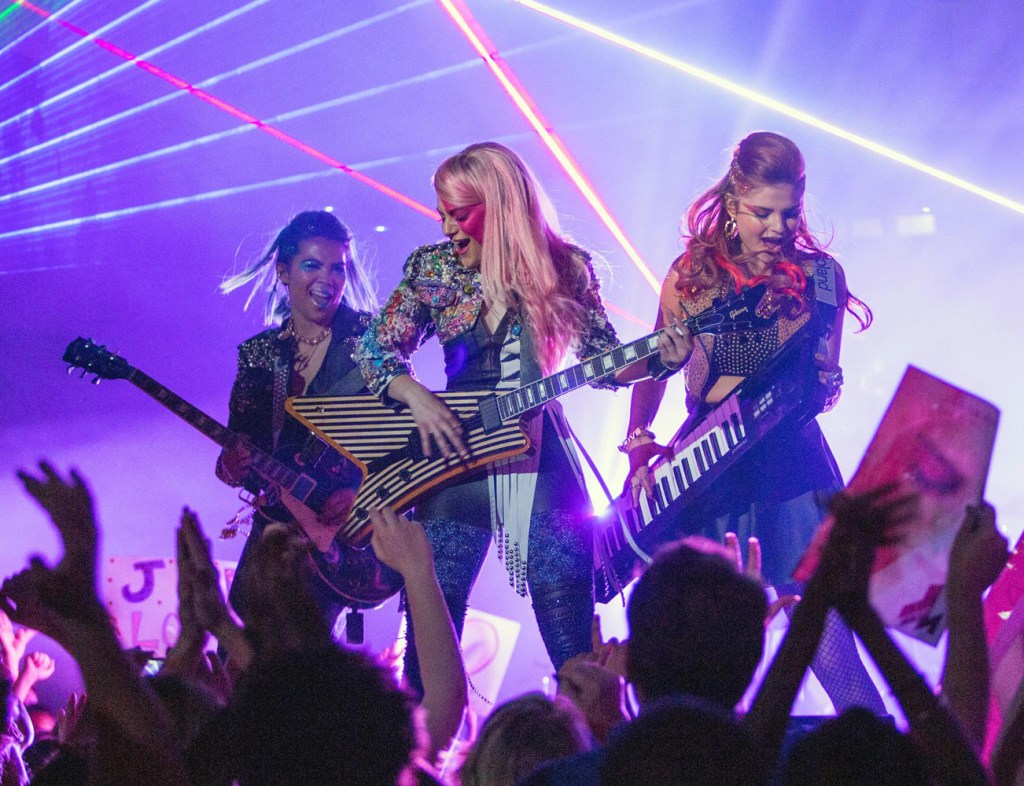Expressive young women conquer hearts in ‘Jem and the Holograms’