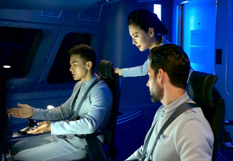 dai xiang yu and zhang yuqi in LOST IN THE PACIFIC