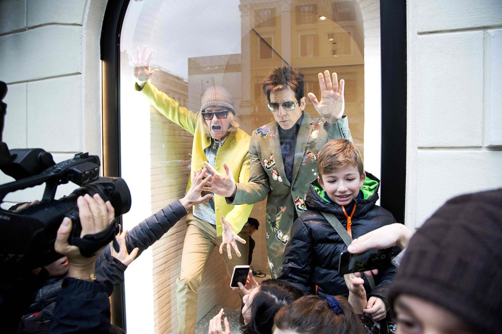 Stiller, Wilson pose in Valentino shopping windows in Rome for Zoolander&nbsp;2