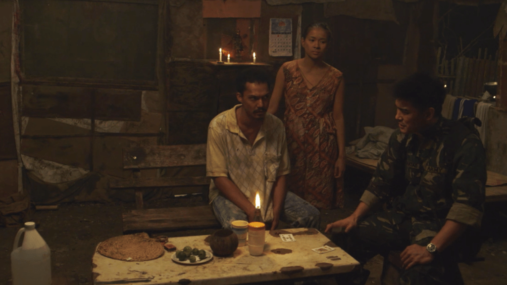 MOVIE REVIEW: Anino sa Likod ng Buwan&nbsp;(2015)