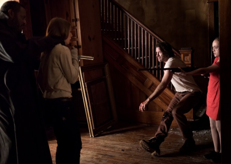 thomas jane and ella ballentine in STANDOFF