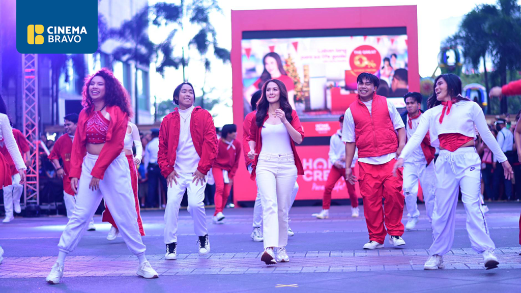 Marian Rivera-Dantes steals the spotlight in Home Credit’s Festive flash mob
