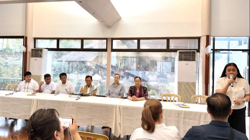 Ex-Mayor Abalos Sr. slammed for ‘lawyering’ for Shangri-La’s proposed&nbsp;project